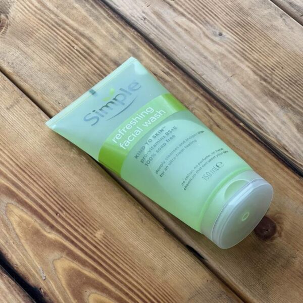 ژل شستشوی سیمپل مدل رفرشینگ (Simple Refreshing Facial Wash Gel) - تصویر 2