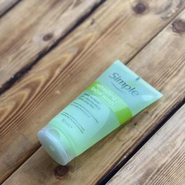ژل شستشوی سیمپل مدل رفرشینگ (Simple Refreshing Facial Wash Gel) - تصویر 3